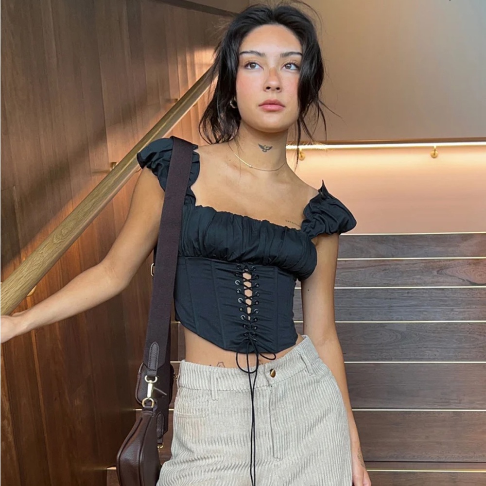 Princess Polly Harry Top in black, size US 6 NWT 🖤